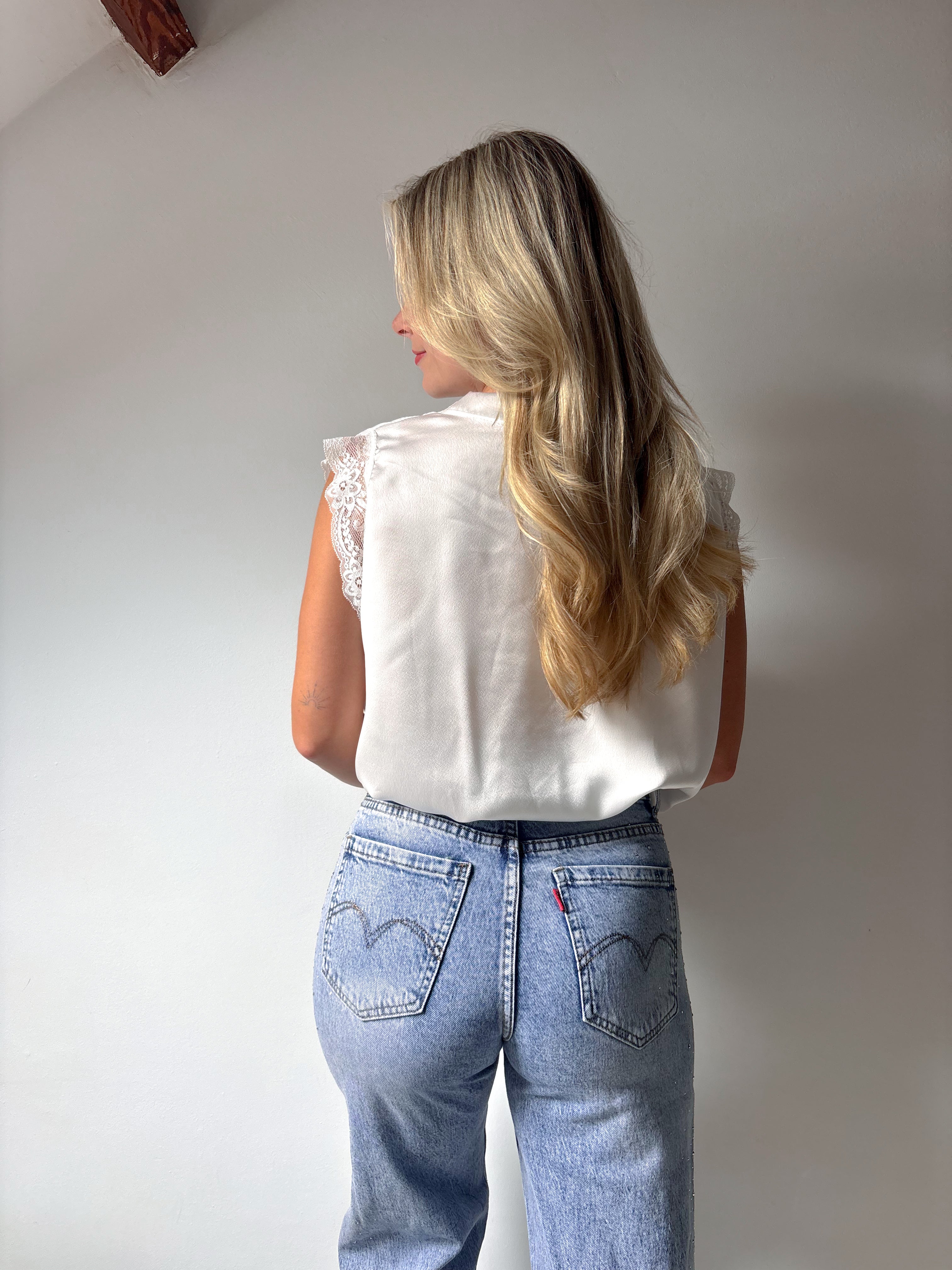 Capri white top