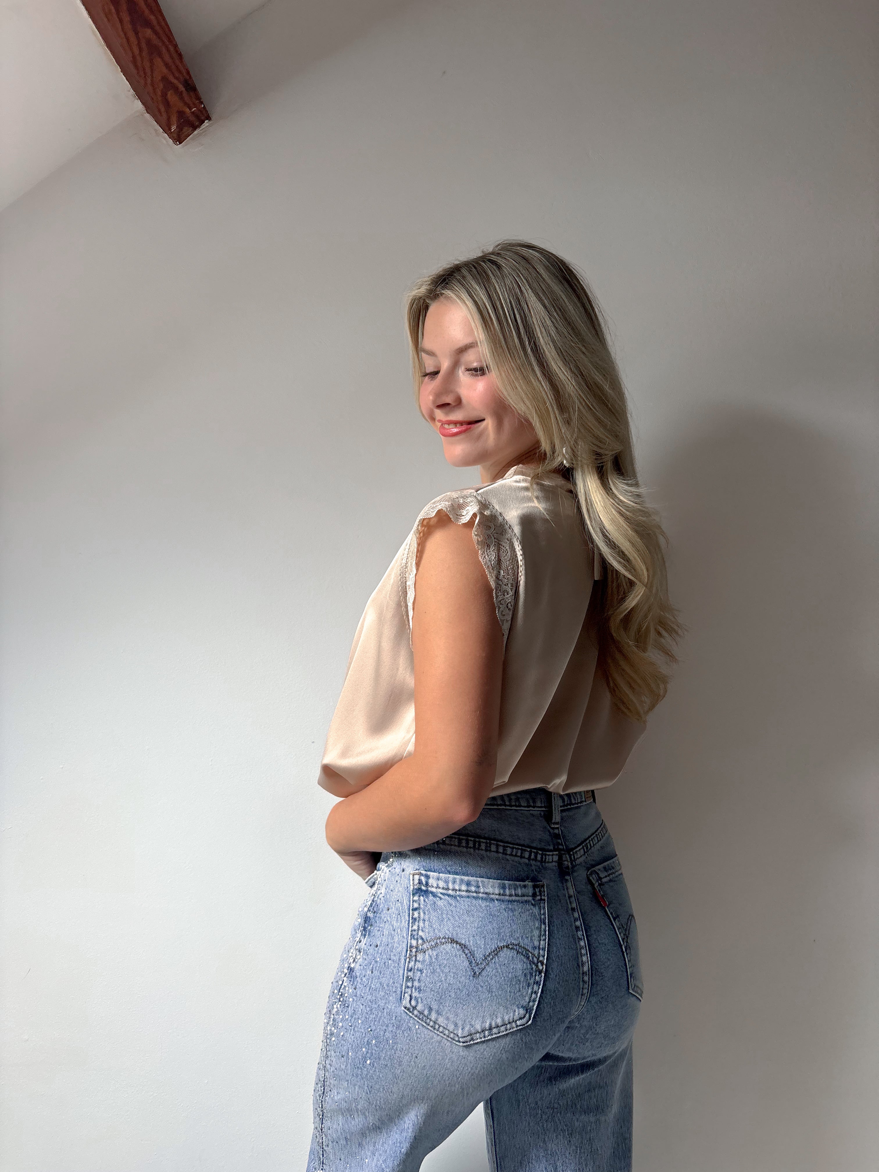 Capri beige top