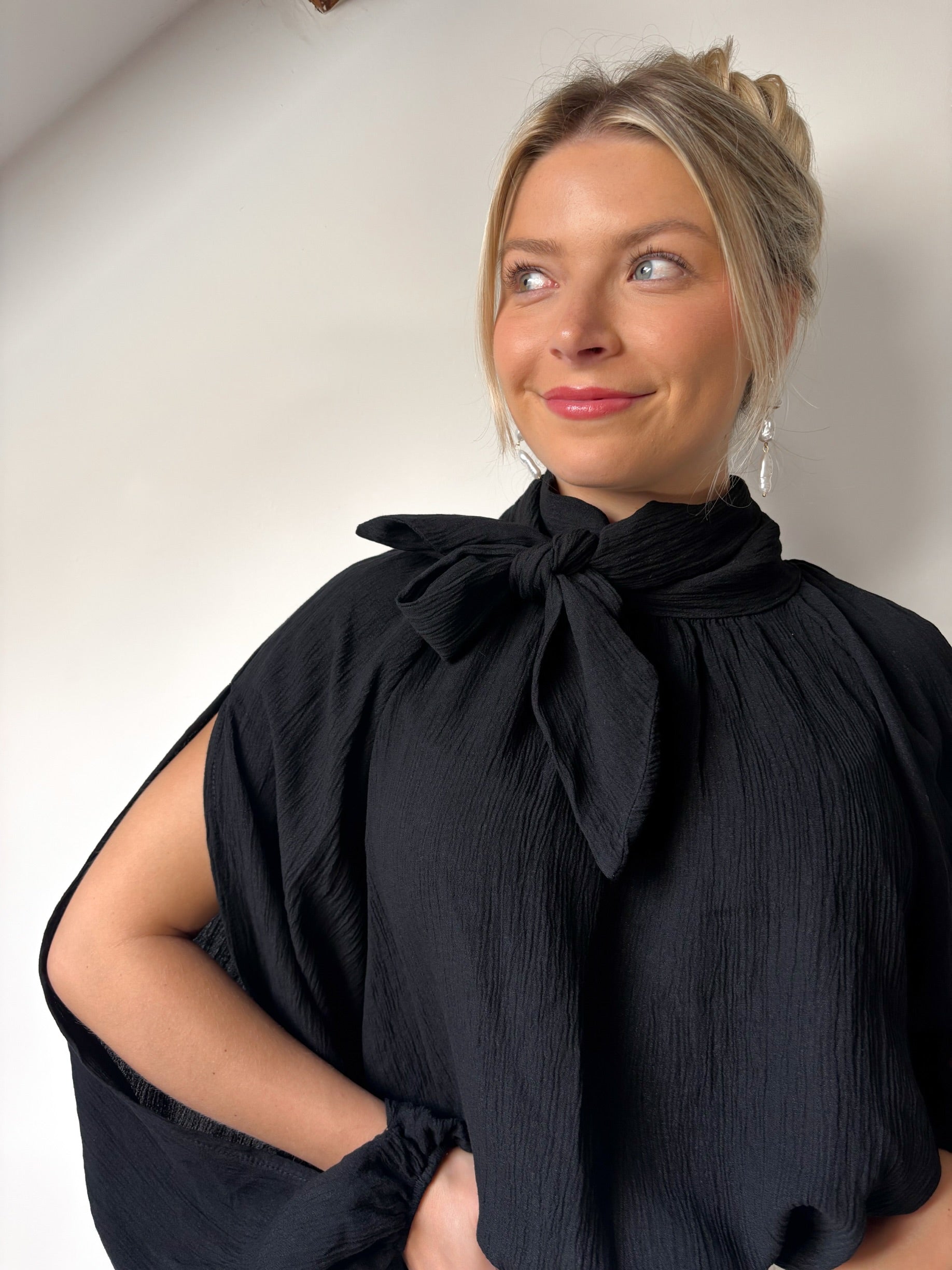 Bella Blouse black